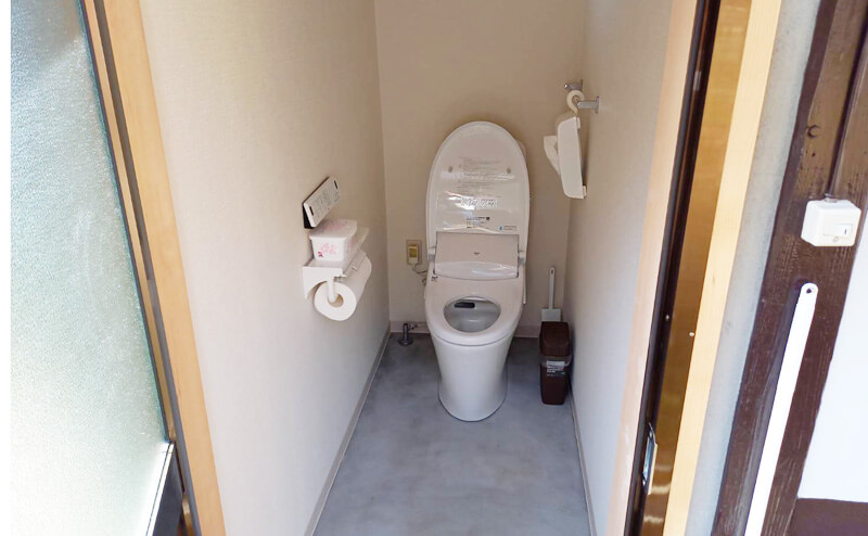 外トイレ施工後